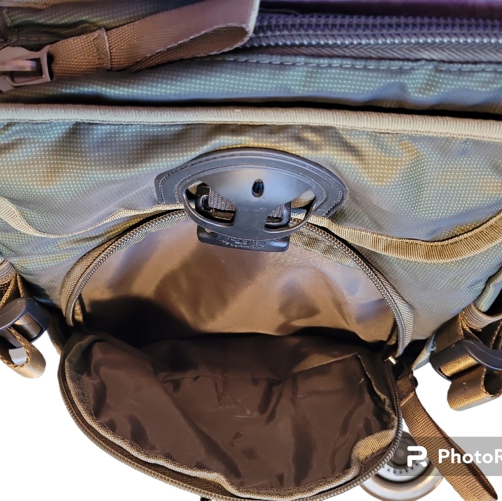 Volunteer Crossbody Messenger Bag - Picture 14 of 16